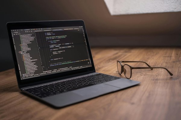 Come si evolvono le strategie dei media in risposta al cambiamento sociale?